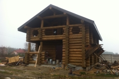Фасад дерев'яного будинку